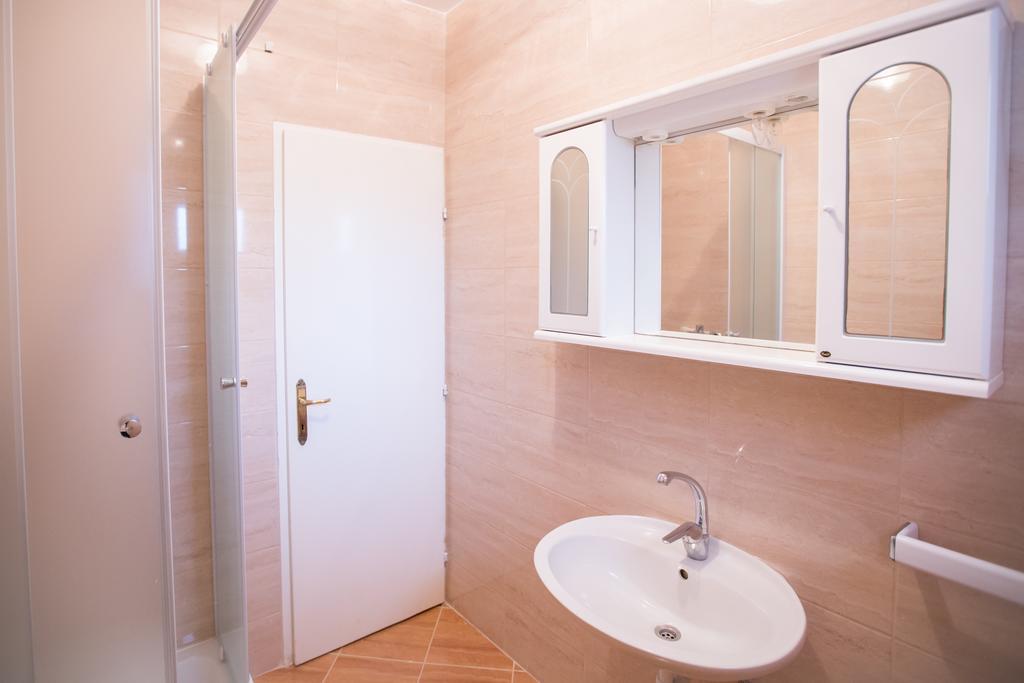 Apartments Dunja Piric Lopar Quarto foto